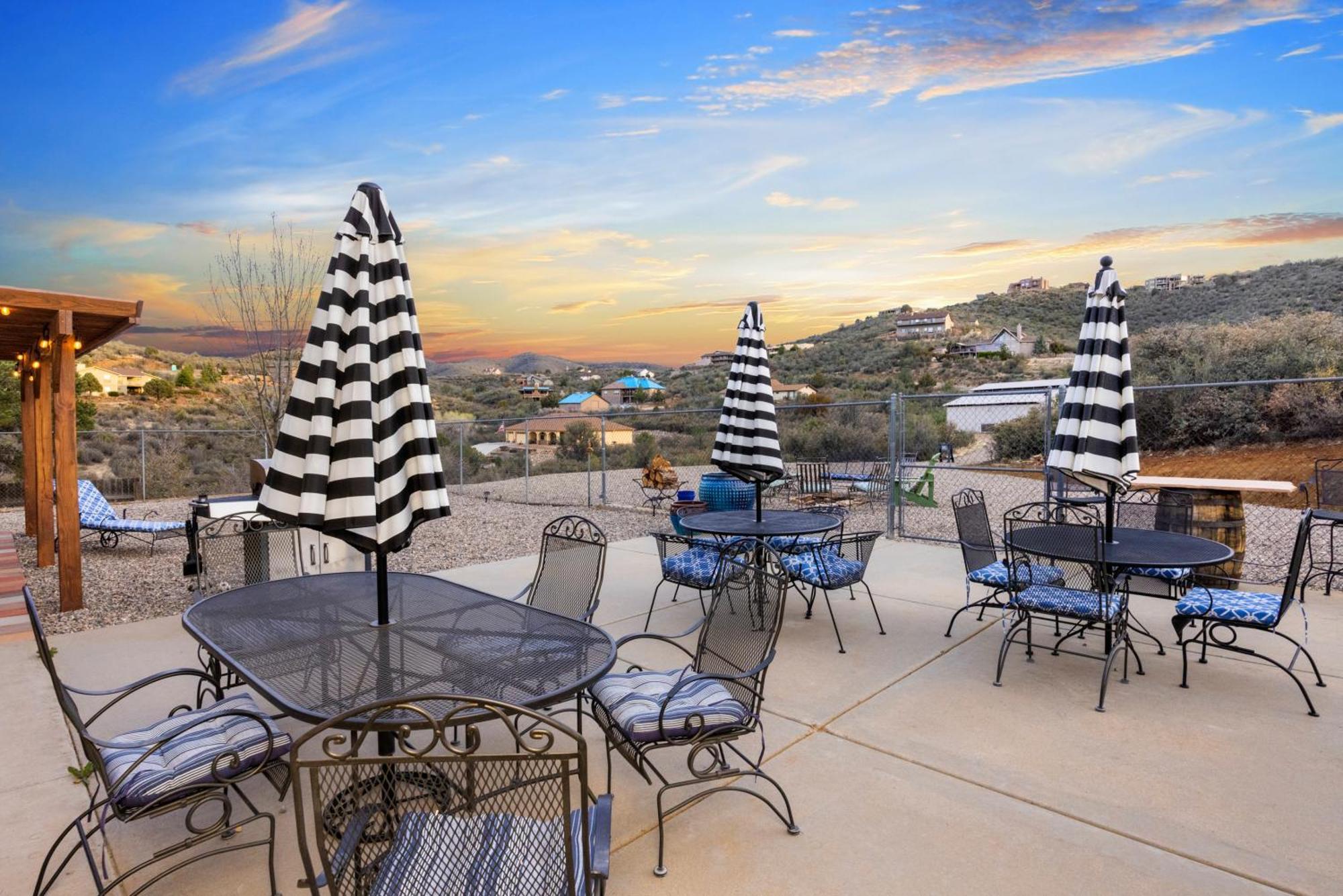 Luxury Prescott Home 4K Ft- Sleeps 22 Whot Tub المظهر الخارجي الصورة