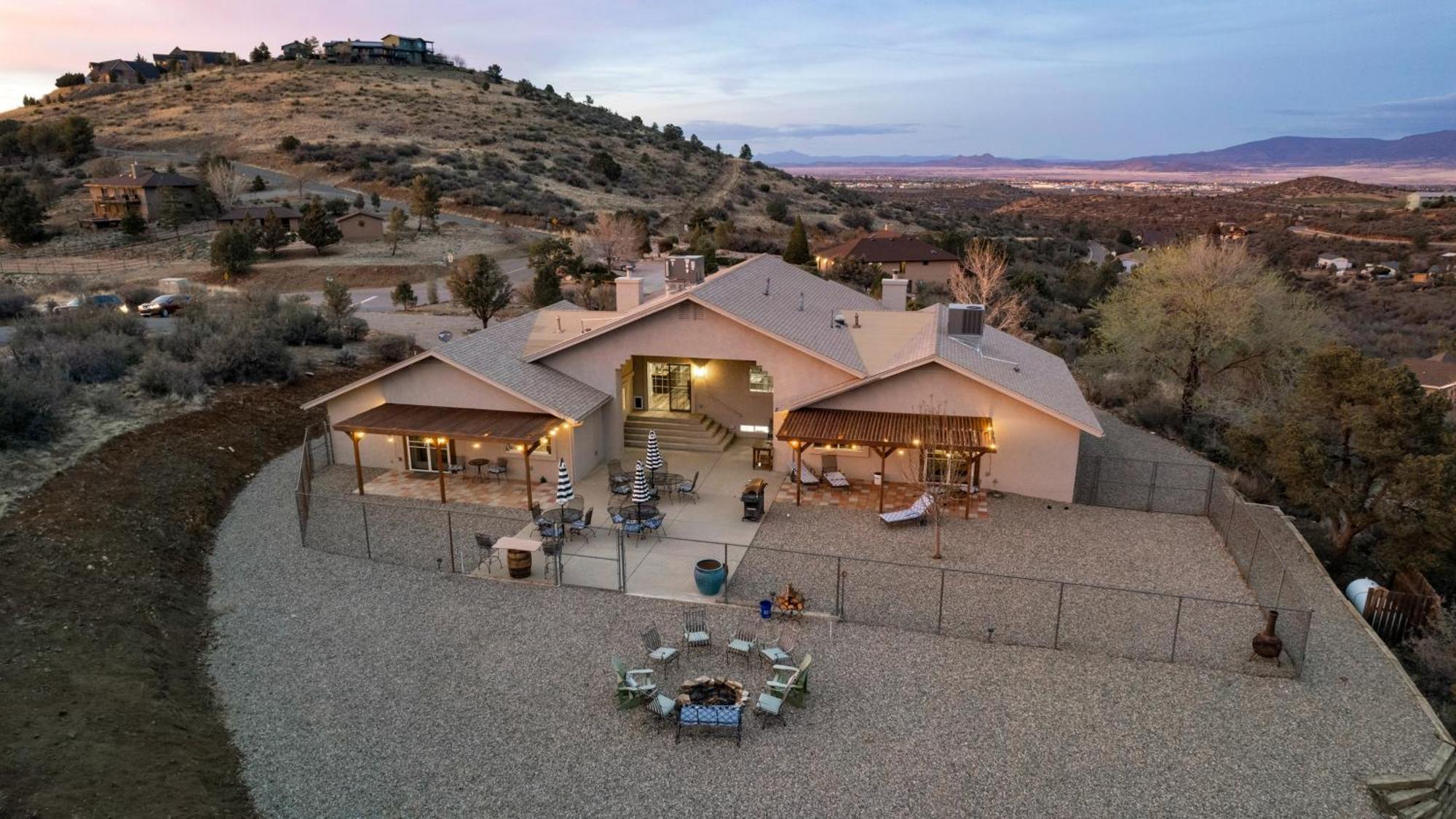 Luxury Prescott Home 4K Ft- Sleeps 22 Whot Tub المظهر الخارجي الصورة