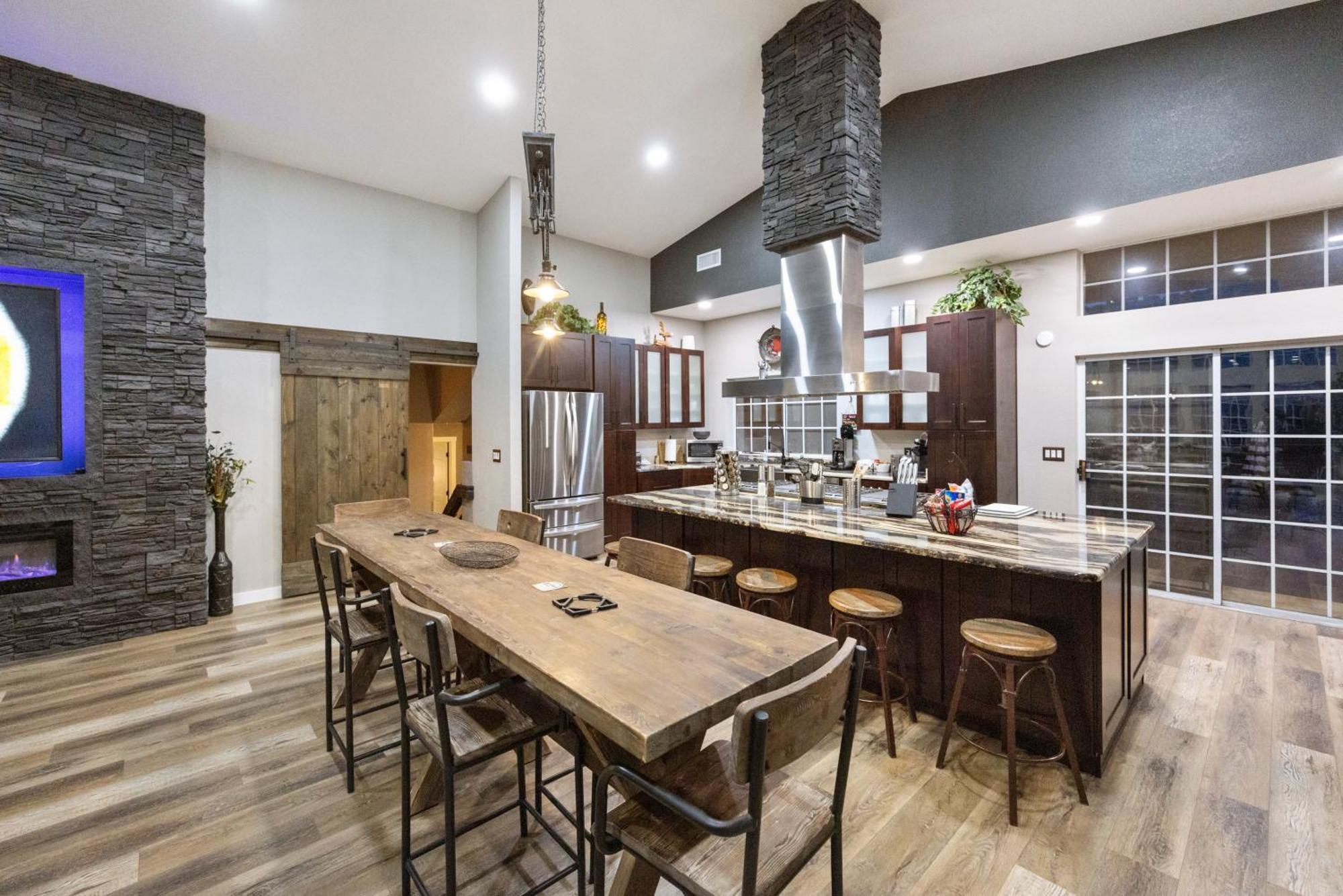 Luxury Prescott Home 4K Ft- Sleeps 22 Whot Tub المظهر الخارجي الصورة