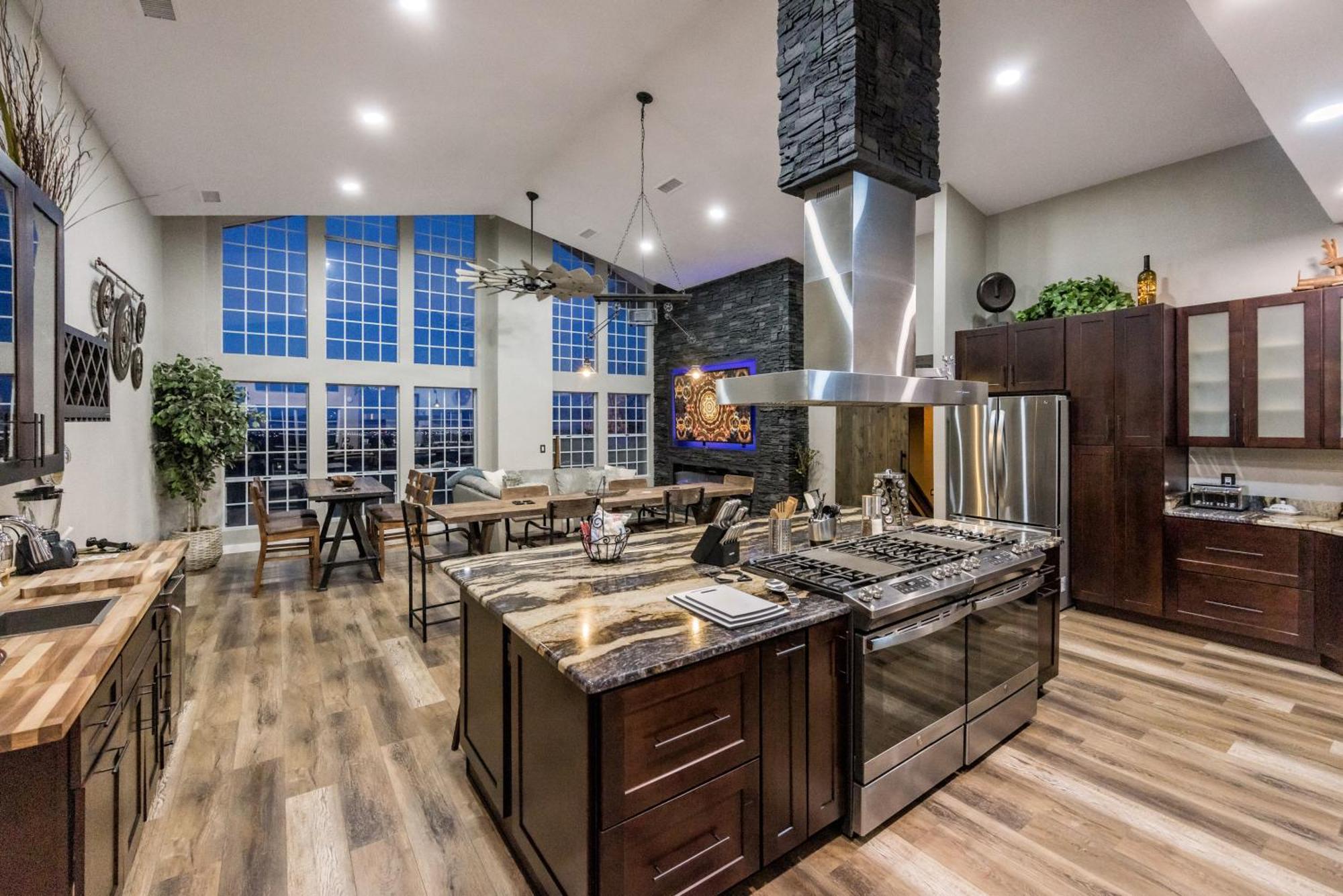 Luxury Prescott Home 4K Ft- Sleeps 22 Whot Tub المظهر الخارجي الصورة